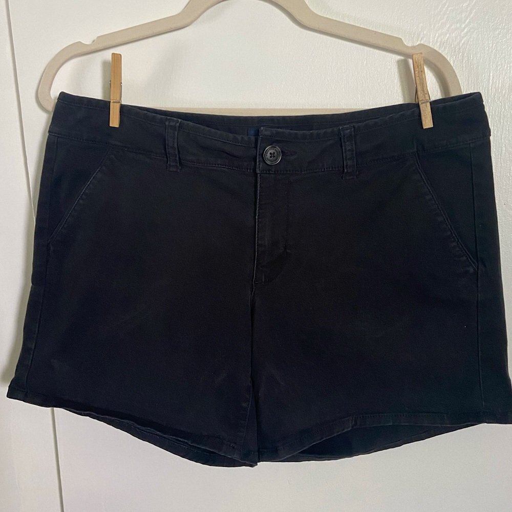 Black AE stretch midi length shorts size 12